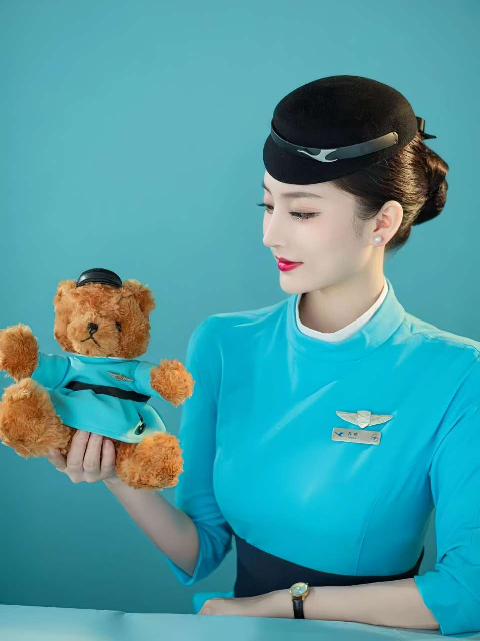 前凸后翘头像