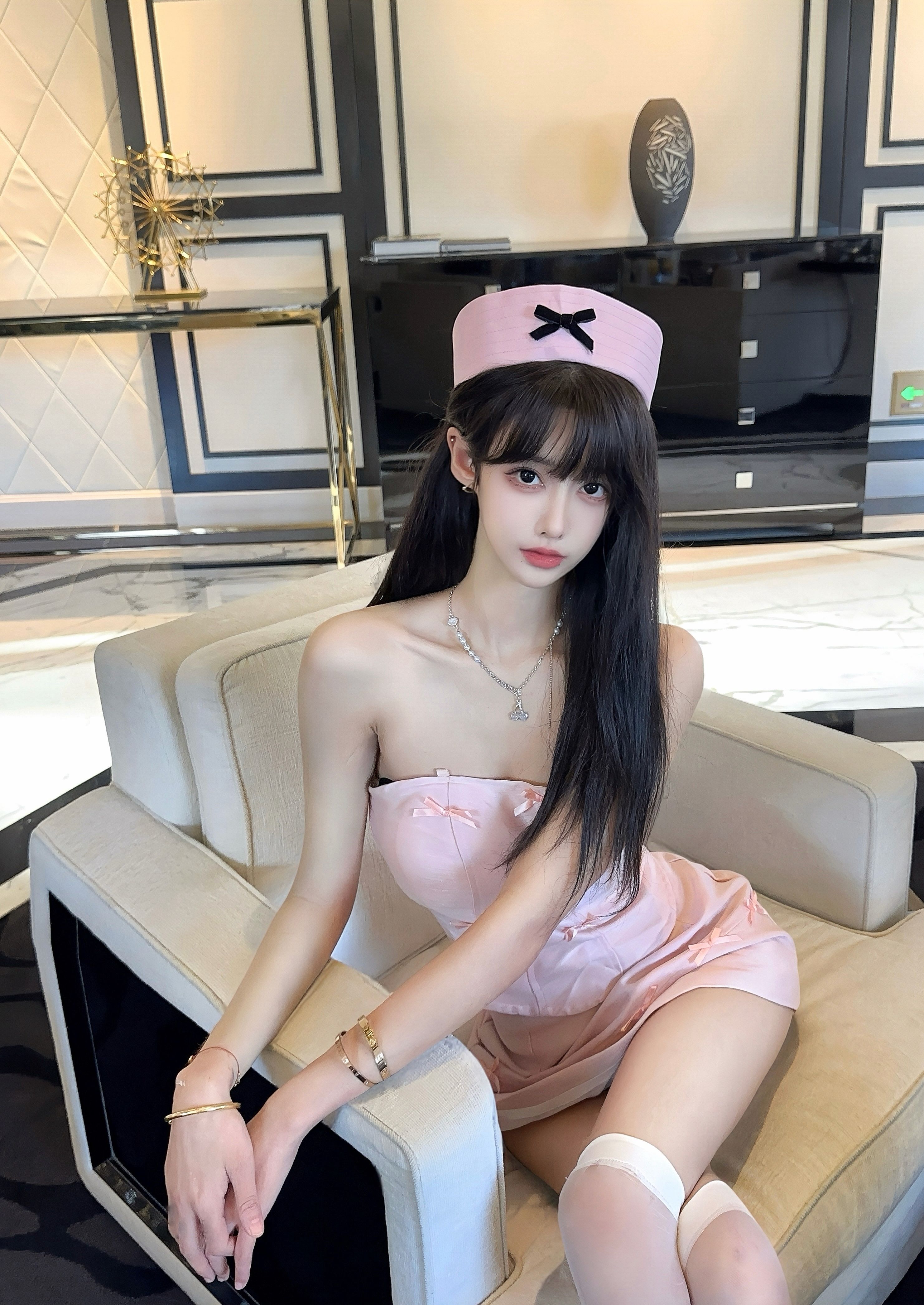 175 C可六九 代开 丝袜制服头像